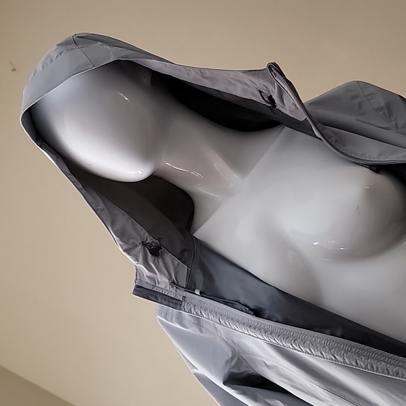 REI Co- Op  Windbreaker Jacket - Picture 7 of 13